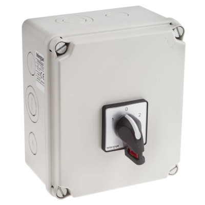 RS PRO 2-Pole Panel Isolator Switch IP65, 25A, 37 kW, 690V AC, Black Handle IP65