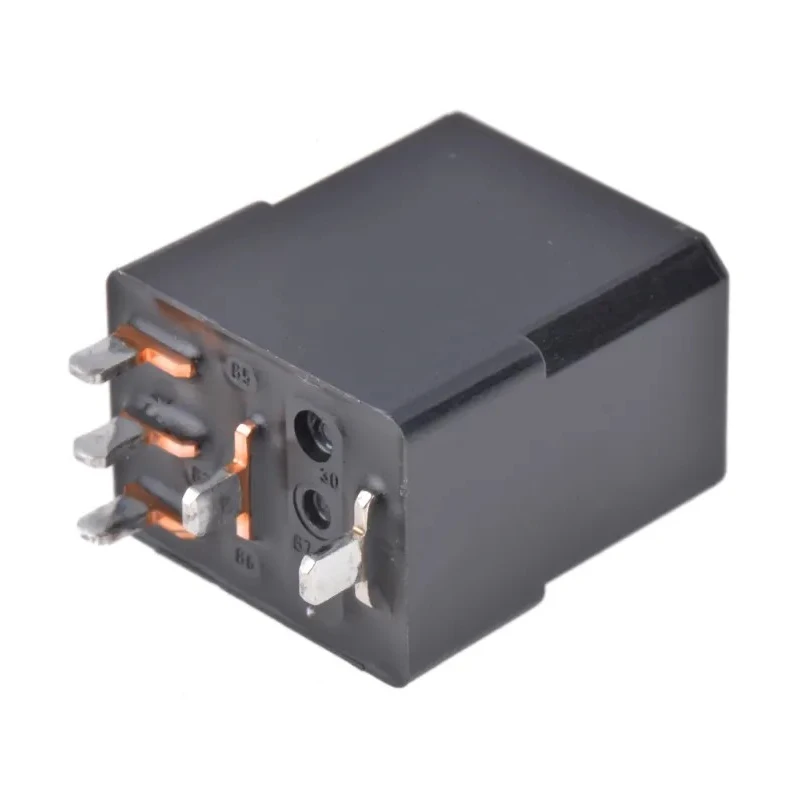Panasonic PCB Automotive Relay 24V DC Coil Voltage 1.8W Coil Power 28A Switching Current SPDT CM1-P-24V