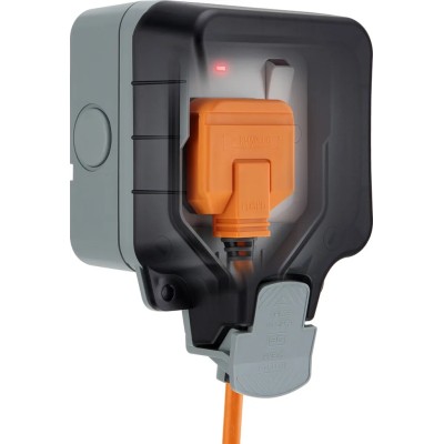 BG Electrical 13A White 1 Gang Outdoor Surface Mount Plug Socket Type G WP21-02
