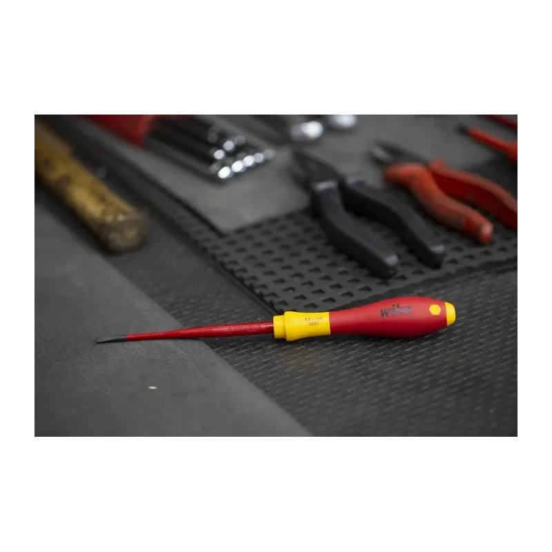 Wiha Insulated Screwdriver with 100 mm Blade, VDE/1000V Approved, 204 mm Overall Length Model 35446