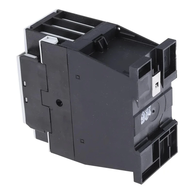 Eaton DILM Contactor, 230V AC Coil, 3-Pole, 17 A, 7.5 kW Power Rating, 3 NO Contacts 277036 DILM17-01(230V50HZ,240V60HZ)