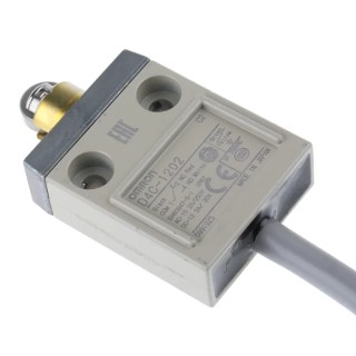 Omron Roller Plunger Limit Switch 1 NO/1 NC, Metal Housing, IP67, 250V AC, 