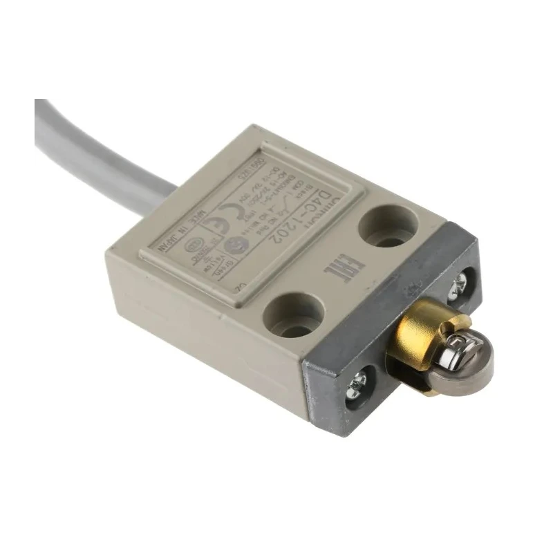 Omron Roller Plunger Limit Switch 1 NO/1 NC, Metal Housing, IP67, 250V AC, 