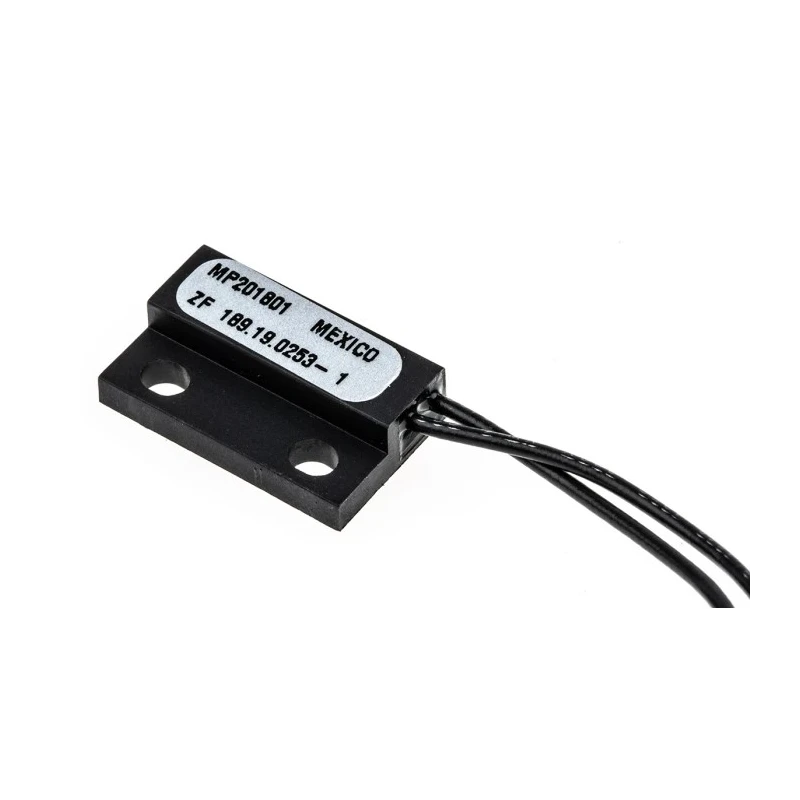 ZF Magnetic Proximity Sensor, Plastic Housing, IP65, Operating Temperature -40°C to 105°C, 
