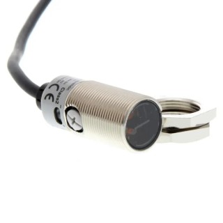 Omron Diffuse Photoelectric Sensor Barrel Style 300 mm Detection Range NPN Output IP67 IP69K E3FB-DN12 2M