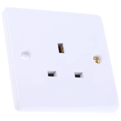 RS PRO 13A White 1 Gang Flush Mount Indoor Plug Socket Type G 230V Matt Finish 775-8062