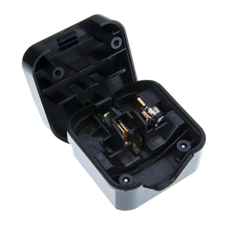 PowerConnections Mains Connector Converter USA to UK Earthed NEMA 5-15 Plug, 230V 5A ACP3-BK-R-10A