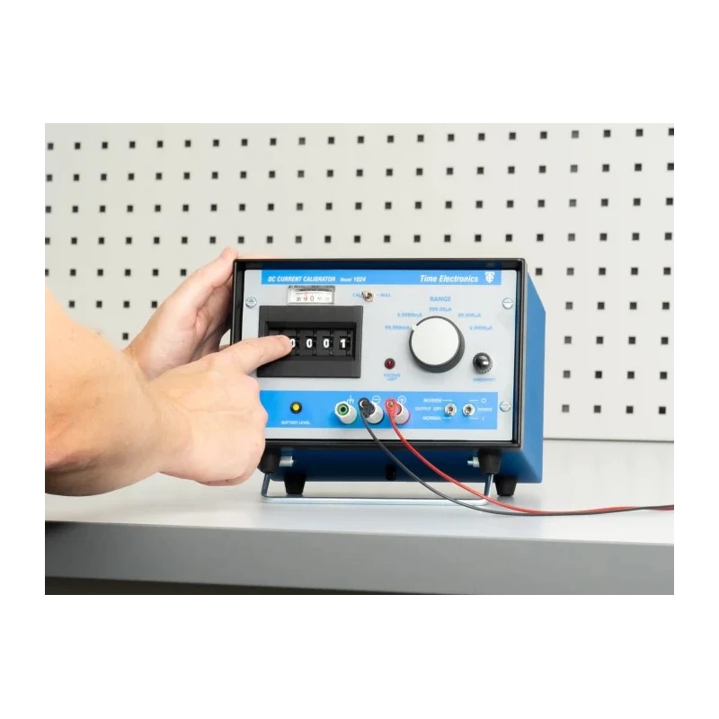 Time Electronics Current & Voltage Calibrator 100 mA Rechargeable Battery Operated 1024
