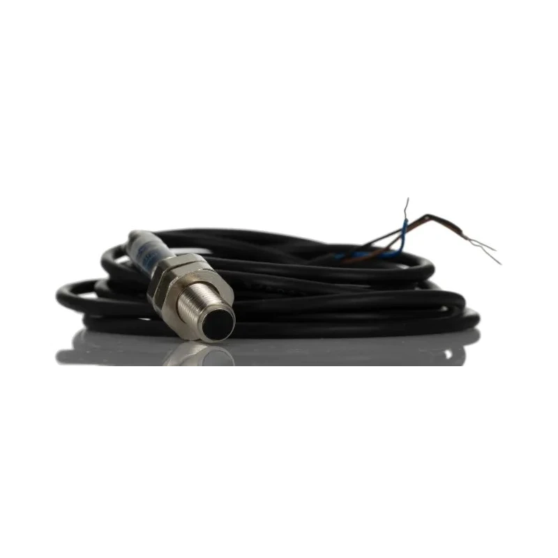 Telemecanique Sensors Diffuse Photoelectric Sensor Barrel Style 70 mm Detection Range PNP Output IP67 Metal Housing XUAH0515