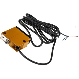 Omron Diffuse Photoelectric Sensor Block Style 30 mm to 100 mm Detection Range PNP Output IP67 Rated E3S-LS10XB4
