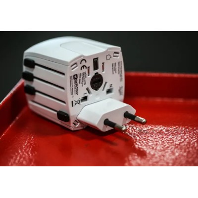 SKROSS Travel Adapter China, UK, Europe, USA, Australia, Japan, 2.5A Current, 250V Voltage 824-6077