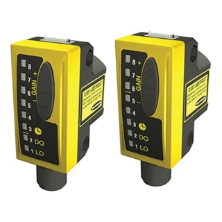 Banner Retroreflective Photoelectric Sensor Block Style 200 mm to 18 m Detection Range NPN/PNP Output Laser Light IP67 