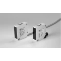 Carlo Gavazzi Retroreflective Photoelectric Sensor, Block Style, 10 m Detection Range, NPN/PNP Output, Cable Terminal, IP67 