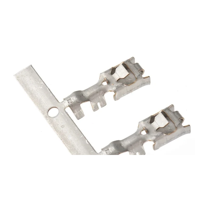 Delphi Metri-Pack 630 Female Socket Automotive Connector Terminal 20.4mm Length 6.5mm Diameter 12033997