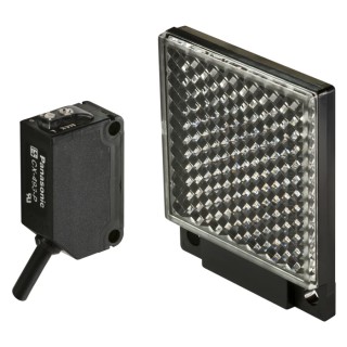 Panasonic Retroreflective Photoelectric Sensor, Block Sensor, 24V DC, 5 m Detection Range, IP67 CX-493-Y
