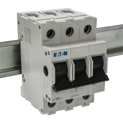 Eaton 3-Pole Surface Mount Isolator Switch 100A, IP40, 240V AC, Screw Terminal IS40 