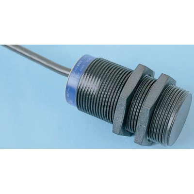 Telemecanique Sensors Threaded Barrel Inductive Proximity Sensor M30 2-Wire 264 V AC 15 mm Detection Range XS4P30MA230K