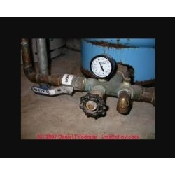 tank-pressure-gauge-7843