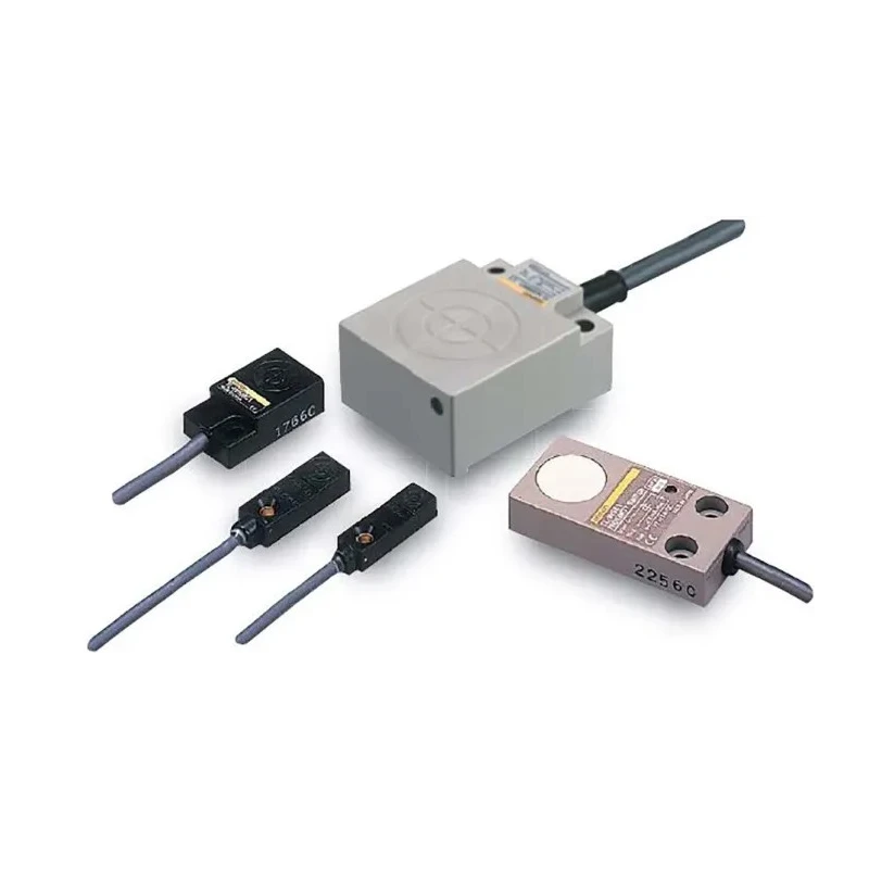 Omron Block Inductive Proximity Sensor 24V DC 5mm Detection 1000V AC 100mA PNP Output TL-W5MB2 2M