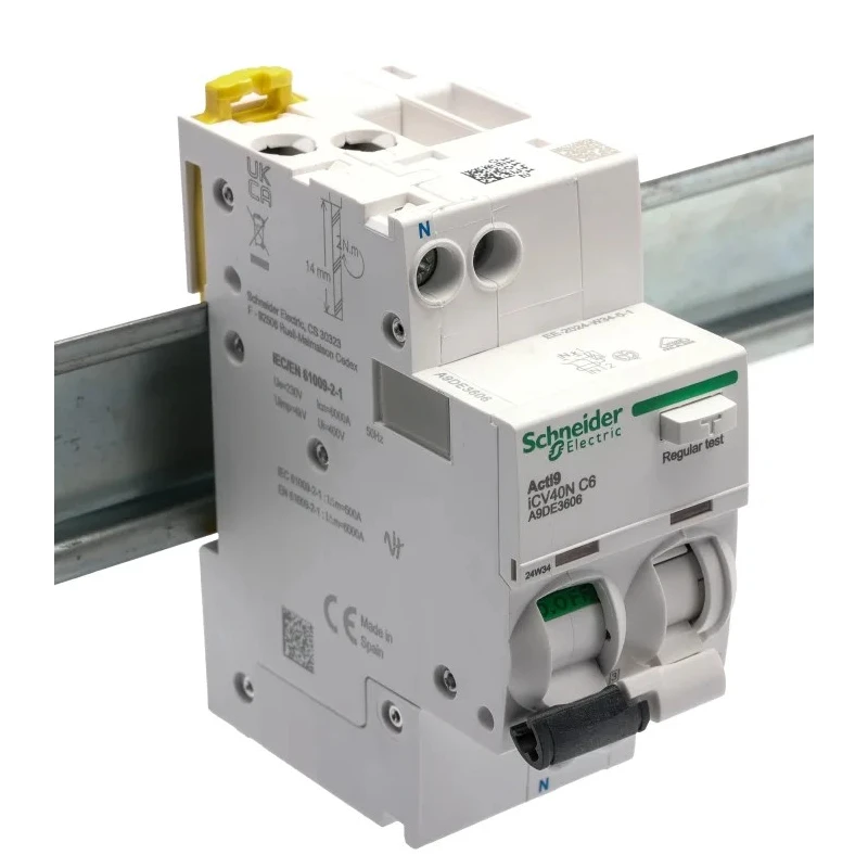 Schneider Electric Residual Current Circuit Breaker with Overload Protection 6A Current Rating 1-Pole 30mA Trip A9DE3606