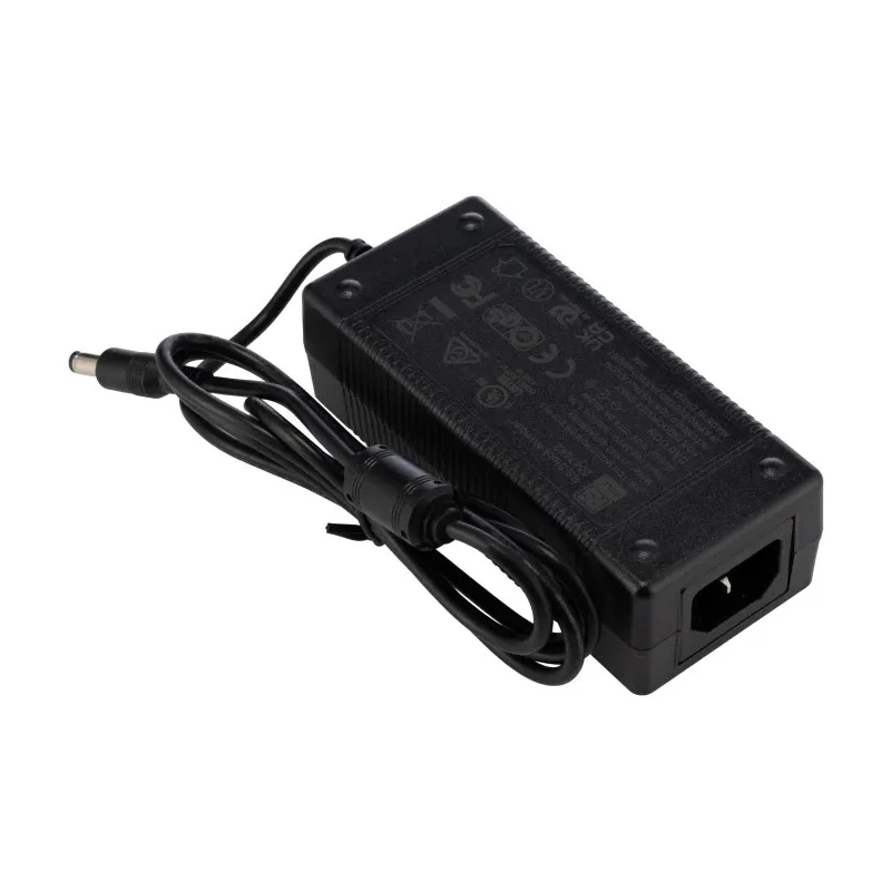 RS PRO 2.1 x 5.5 x 11 mm Centre Positive Power Adapter IEC 320 C14 40 W 5V DC Output 8 A 204-7562
