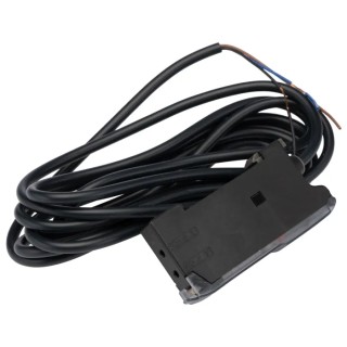 Omron Plastic Photoelectric Sensor with PNP Output IP50 Protection 12V 