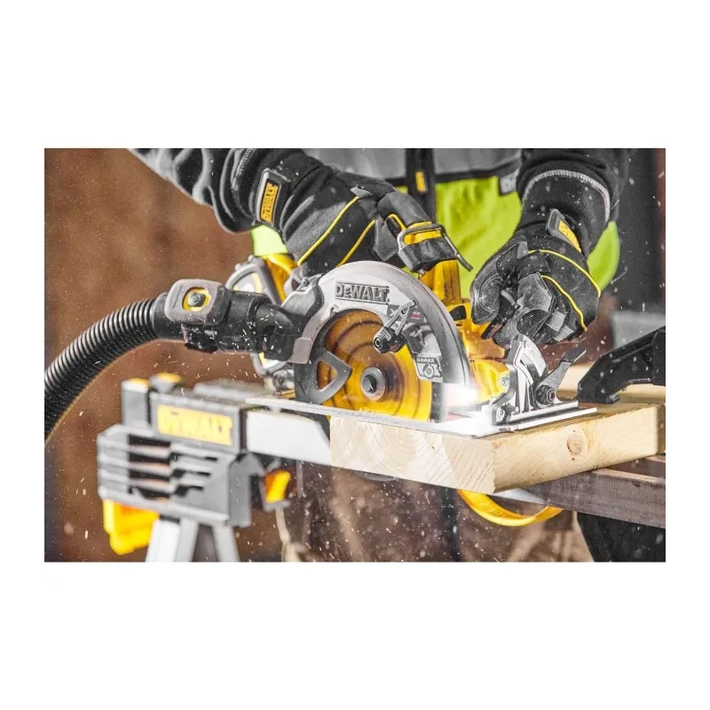 DeWALT 18V XR Brushless 190 mm Circular Saw, 5500 RPM, 67mm Cutting Depth DCS573NT-XJ
