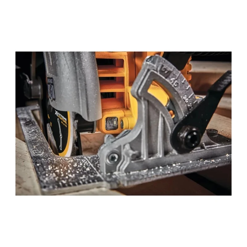 DeWALT 18V XR Brushless 190 mm Circular Saw, 5500 RPM, 67mm Cutting Depth DCS573NT-XJ