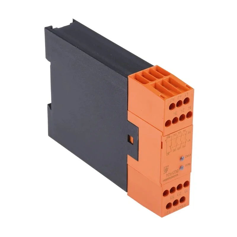 Dold Safety Relay, 4 Safety Contacts, 1 Auxiliary Contact, DIN Rail Mount, 24V DC, 5A Contact Current BG5924.48 AC/DC24V