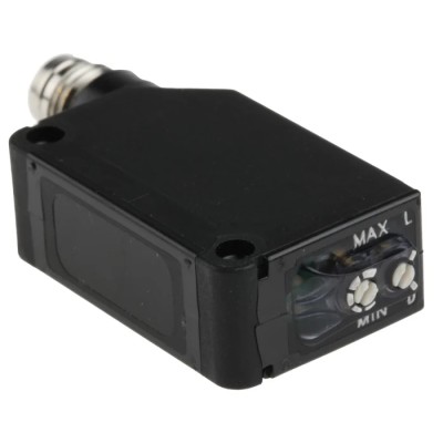 Panasonic Diffuse Photoelectric Sensor Block Style, 24V DC, 100mA, PNP Output, 800 mm Detection Range CX-422-P-Z