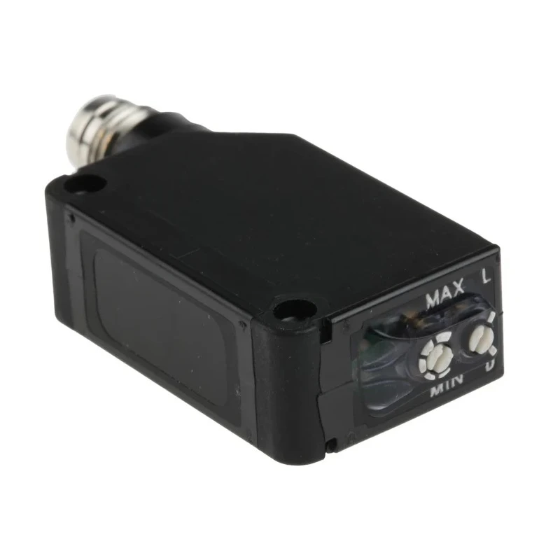 Panasonic Diffuse Photoelectric Sensor Block Style, 24V DC, 100mA, PNP Output, 800 mm Detection Range CX-422-P-Z