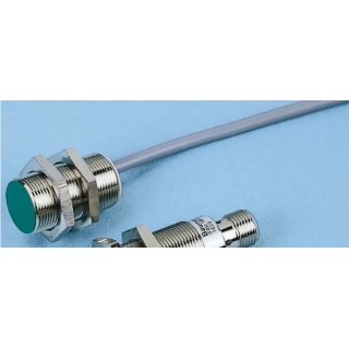 Baumer Threaded Barrel Inductive Proximity Sensor M18 x 1 PNP 3V 8mm Detection Stainless Steel IFRM 18P17A3/L