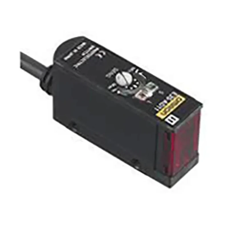 Omron Diffuse Photoelectric Sensor Block, Infrared Light Source, NPN Output, IP67, 100 mm Detection Range E3S-AD63