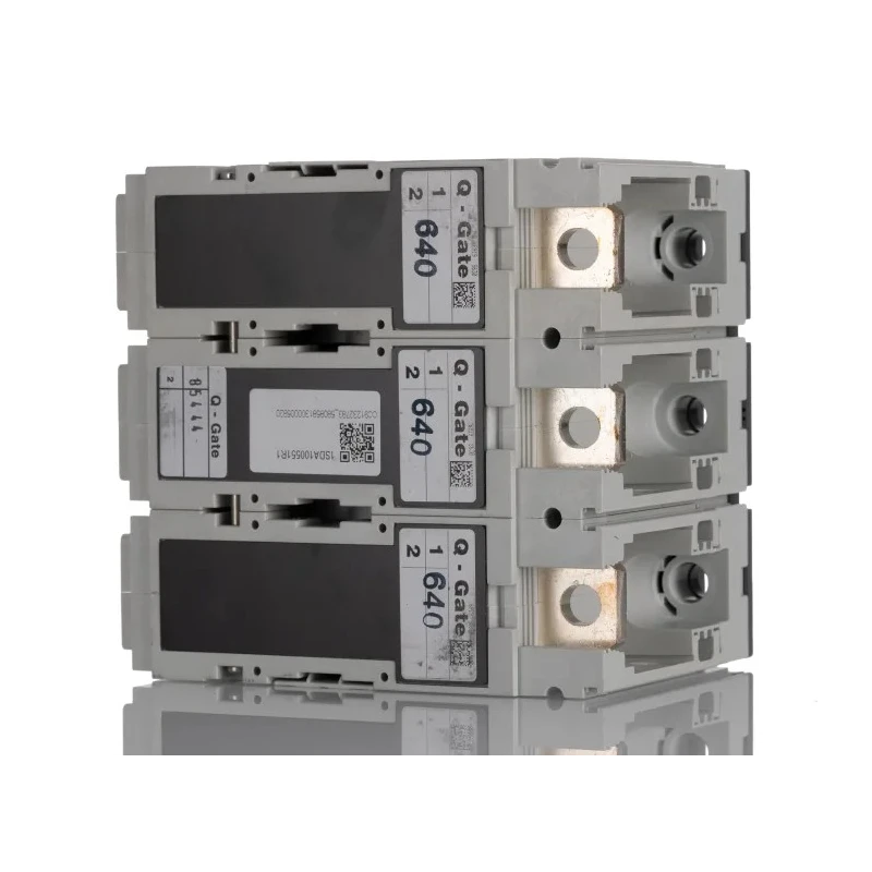 ABB Molded Case Circuit Breaker MCCB 3-Pole 630A Breaking Capacity 70 kA Fixed Mount XT5N