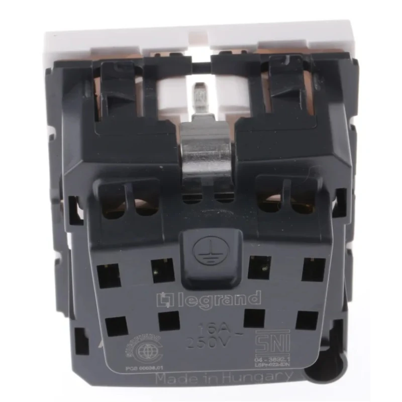 Legrand 16A White 1 Gang Flush Mount Plug Socket Arteor Indoor Type F 5 721 18