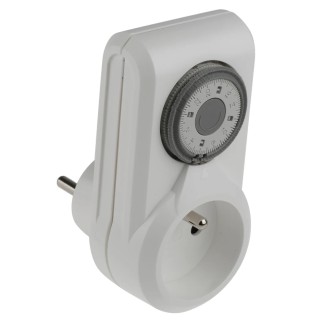 Legrand Analogue Plug In Timer 230V 16A Single Channel Programmable Timer 0 958 60