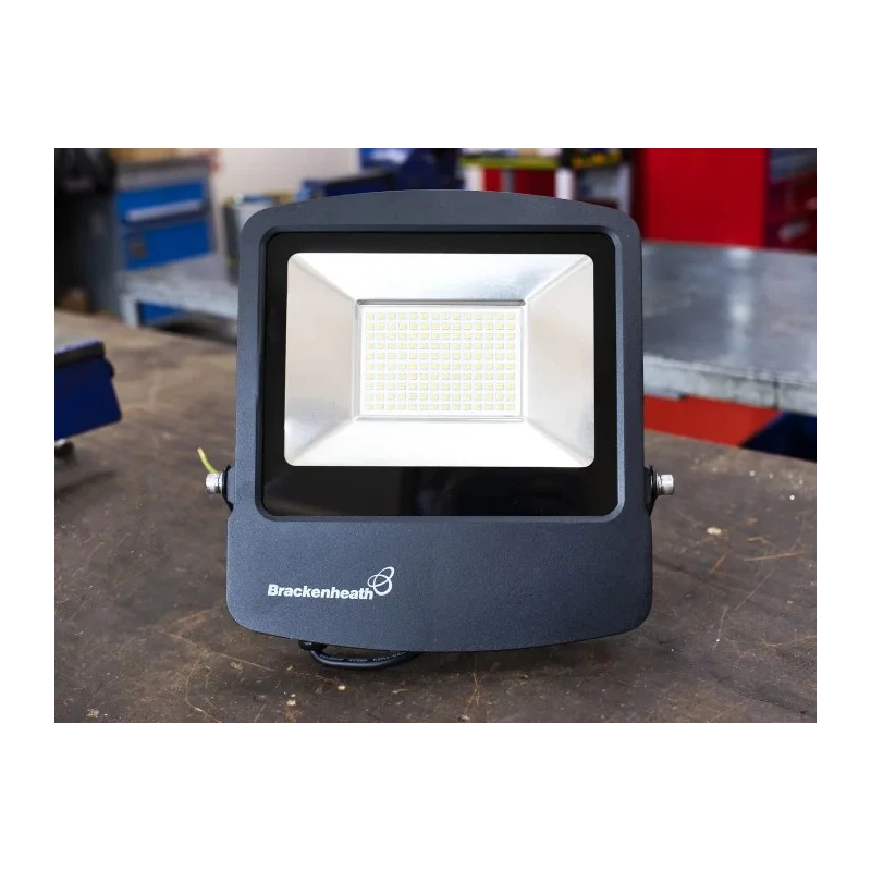 RS PRO LED Floodlight 100 W Cool White 9000 lm IP65 Aluminium Housing Wall Mount 176-8533