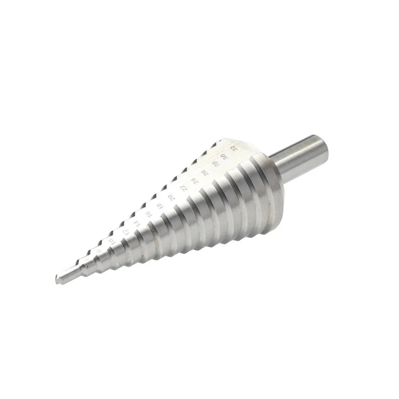Makita High Speed Steel Specialist Step Drill Bit 4-32 mm Diameter, Tri-Flat Shank, 6 mm Shank Size D-40107