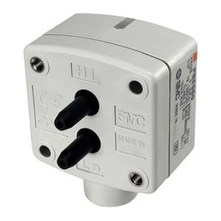 SMC Low Differential Pressure Switch 24V DC, 0∼2 kPa Range, IP40, LED Indicator PSE550-C2