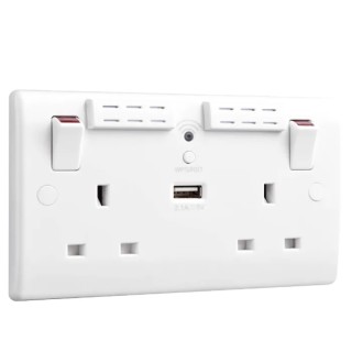 BG Electrical 13A White 2 Gang Power Socket Type G British USB 240V 822UWR