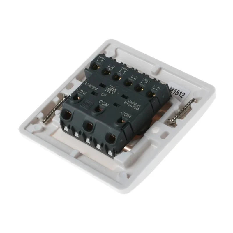 MK Electric White 2 Way Rocker Light Switch 3 Gang Flush Mount Urea Formaldehyde 10A 250V Logic Plus K4873 WHI