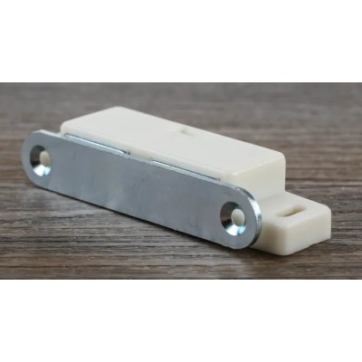 RS PRO Magnetic Catch Smooth Plastic and Steel 73.9mm Length 17.2mm Width 5.5kg Force 665-9954