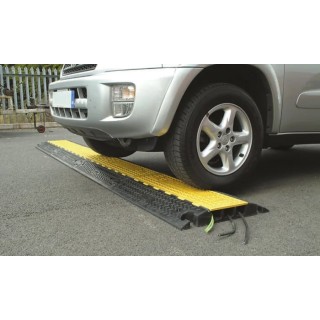 RS PRO Heavy Duty Dual Purpose Rubber Cable Cover, 900 mm Length x 600 mm Width, Yellow and Black, Model 26101340