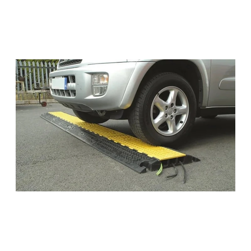 RS PRO Heavy Duty Dual Purpose Rubber Cable Cover, 900 mm Length x 600 mm Width, Yellow and Black, Model 26101340