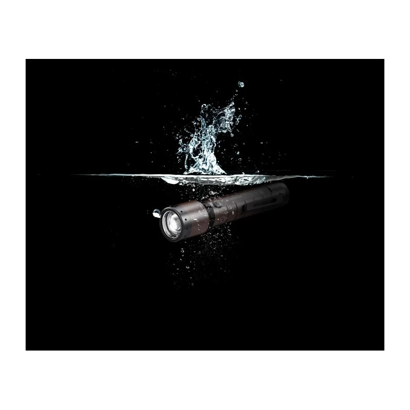 LEDLENSER Black Aluminium Alloy Rechargeable LED Torch 2000 lm 330m Beam Distance P7R SIGNATURE